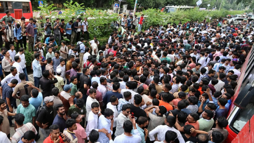 Nationwide Student Protests Escalate, Demanding Minister’s Resignation