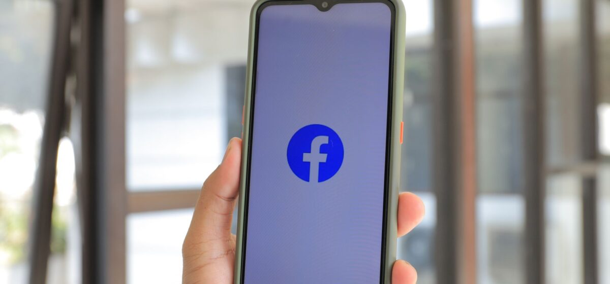 Facebook Users in Bangladesh Face Widespread Service Disruptions