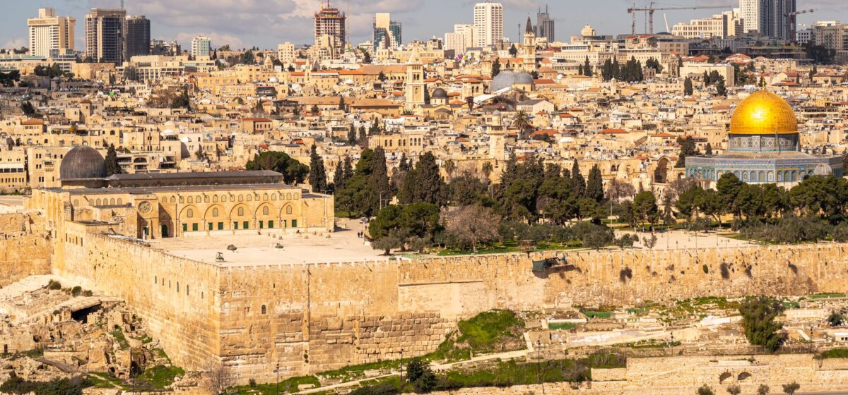 Eight Nations Denounce Al-Aqsa Incursion, Cite Threat to Peace Efforts