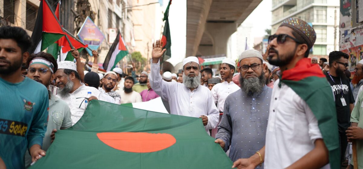 Political Tensions Rise as Bangladesh Seeks Return of Former Prime Minister